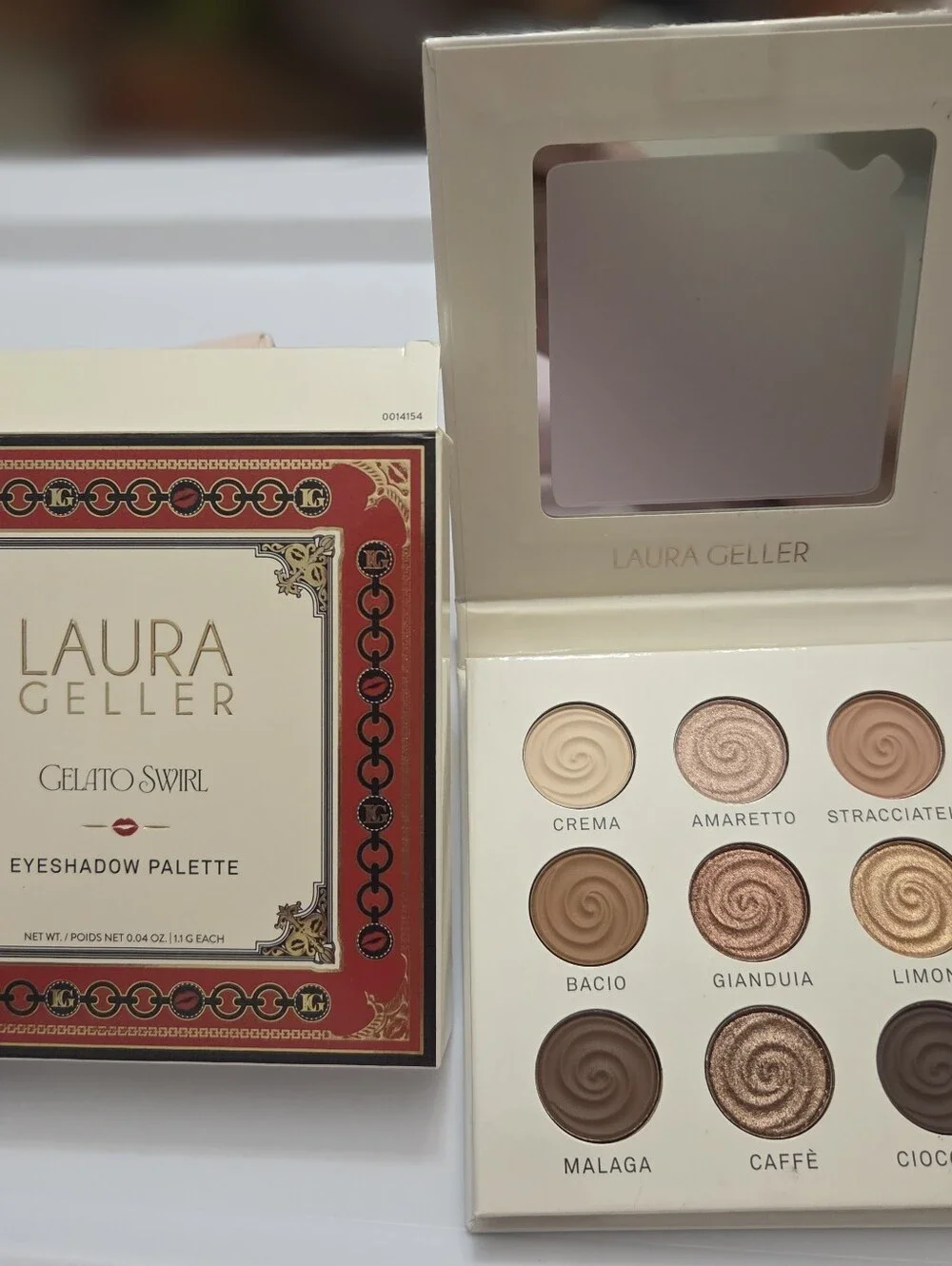 Laura Geller Gelato Swirl Eyeshadow Palette & Doll 10 Eyeshadow/Concealer Brush